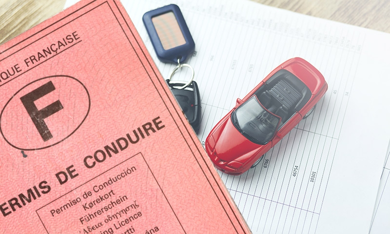 Les codes de restrictions apparaissant sur le permis de conduire