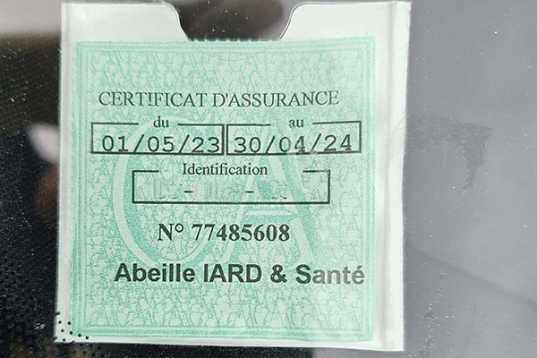 La suppression de la carte verte sur le pare-brise